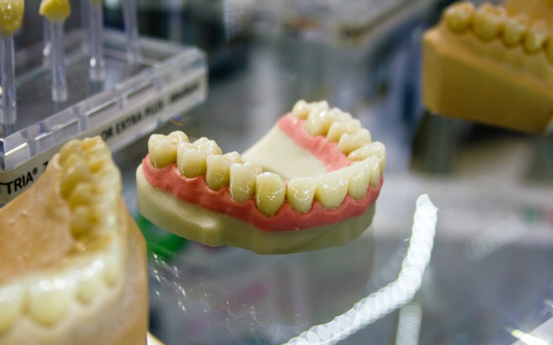 a close up of a model of a tooth